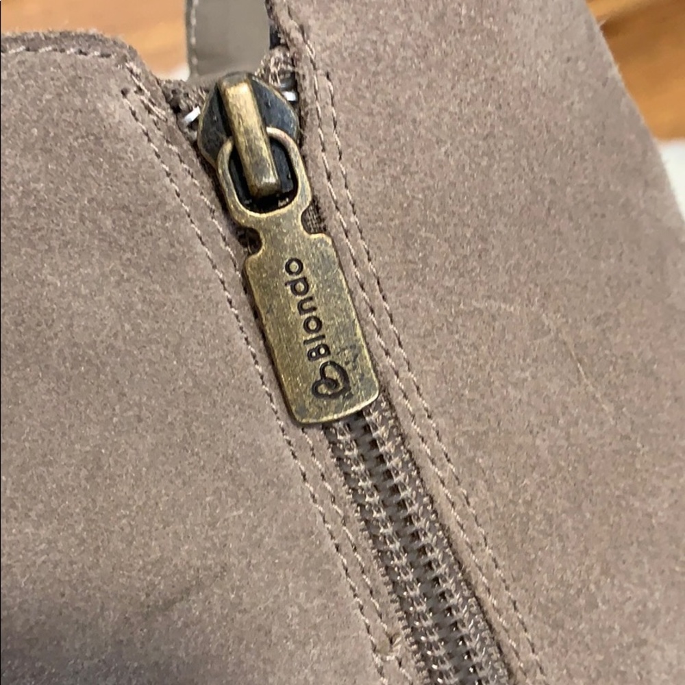 Blondo Linda Tan Ankle Booties - Picture 9 of 11